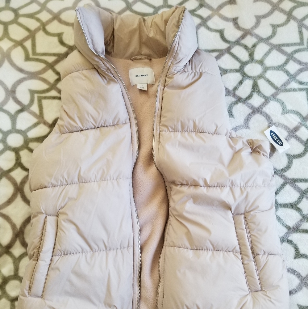 NWT Old Navy puffer vest